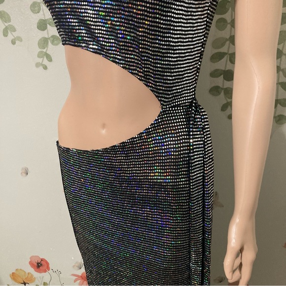Holographic Cut-Out Maxi Dress - Picture 11 of 16